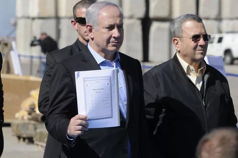 Photo of Prime Minister and Defense Minister at Weaponry, taken in March 2011 Prime Minister and Defense Minister at Weaponry